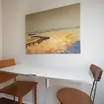 Appartement White Door