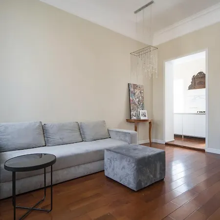 Appartamento White Door