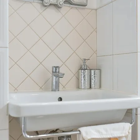 White Door Appartement