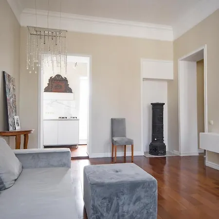 White Door Daire