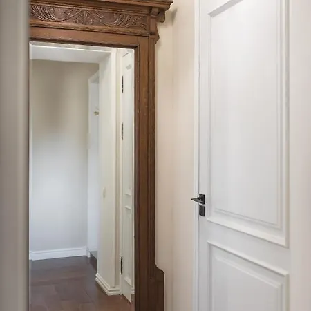 White Door Lägenhet Odessa