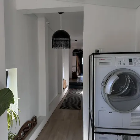 Appartement White Door
