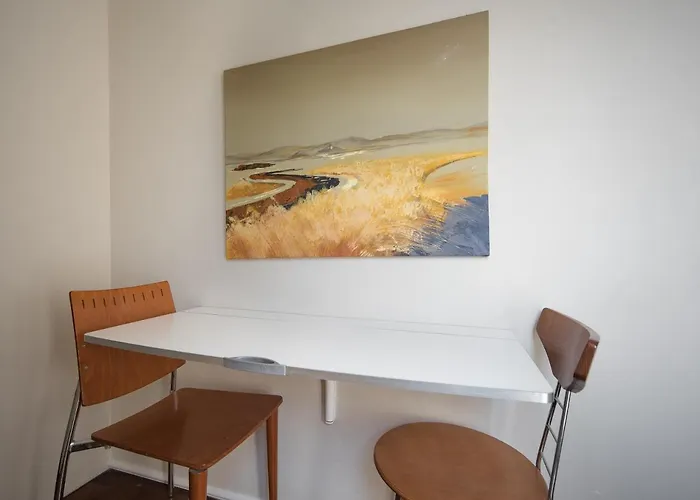 Апартаменти White Door