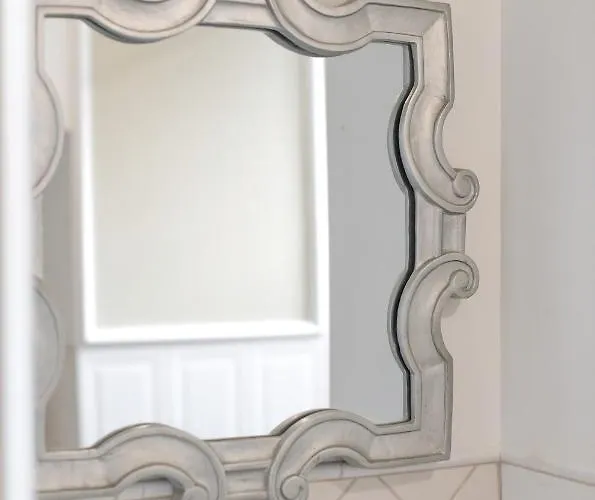 White Door Апартаменти